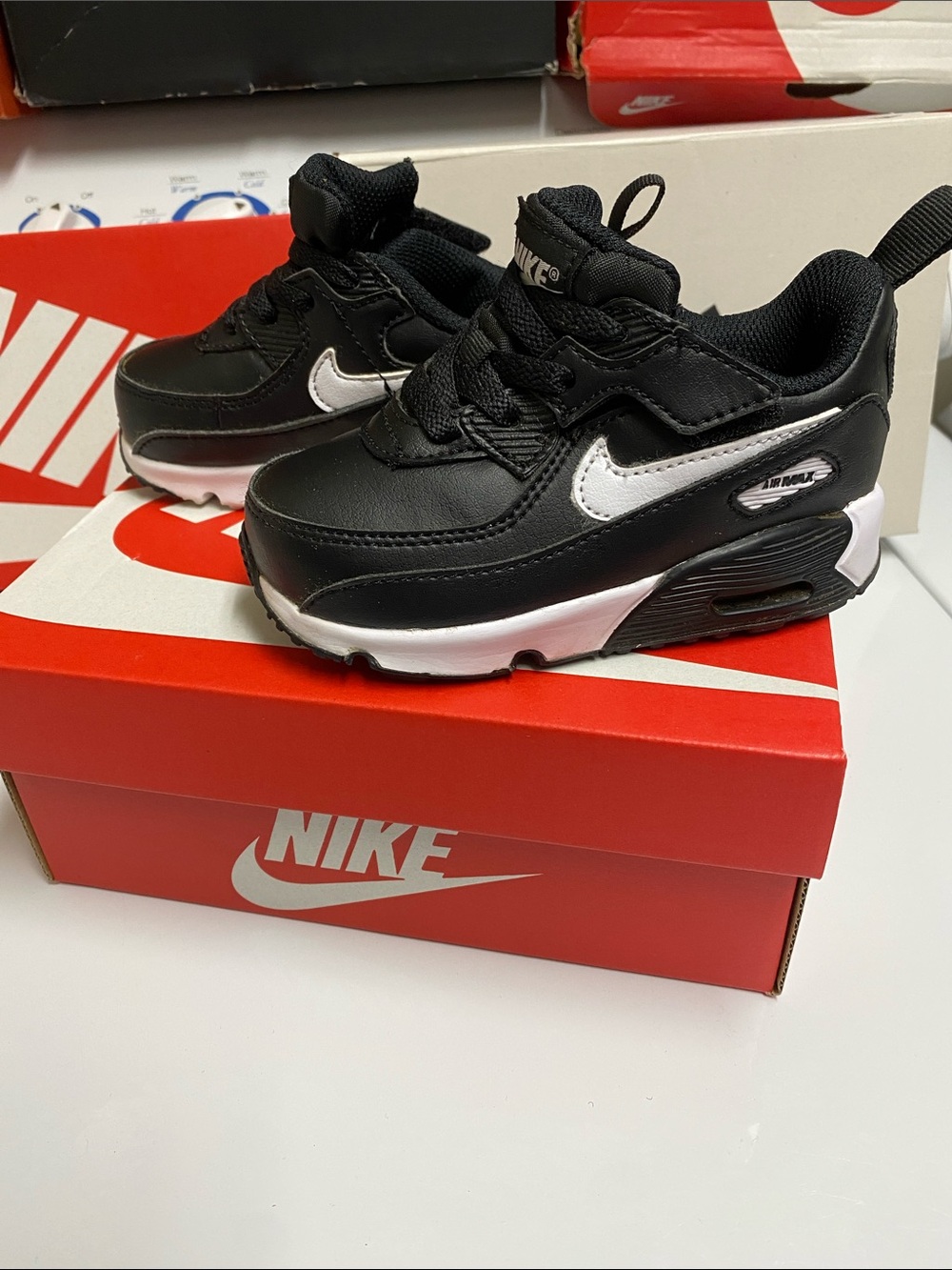 Nike Kids Black and White Air Max 90 EASYON Sneakers